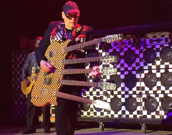 Cheap Trick five-neck.png