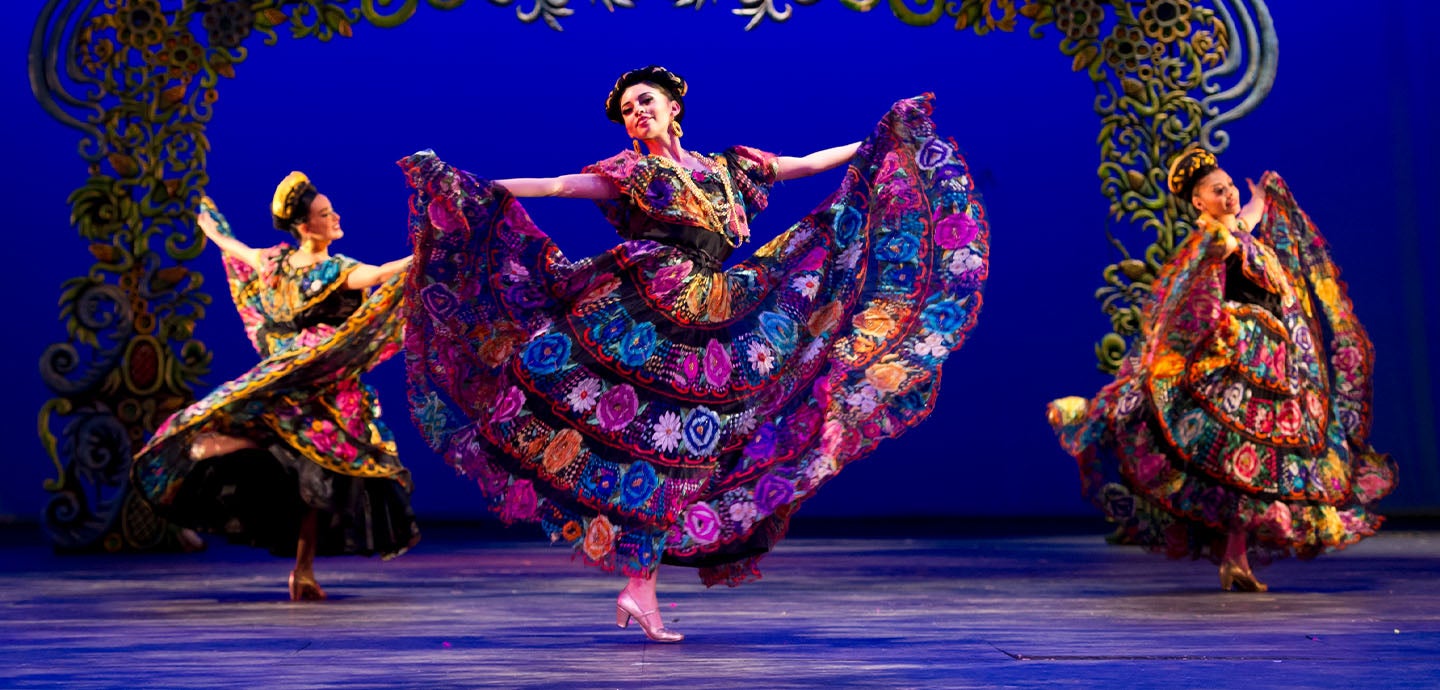 Ballet Folklórico de México de Amalia Hernandez Peace Center